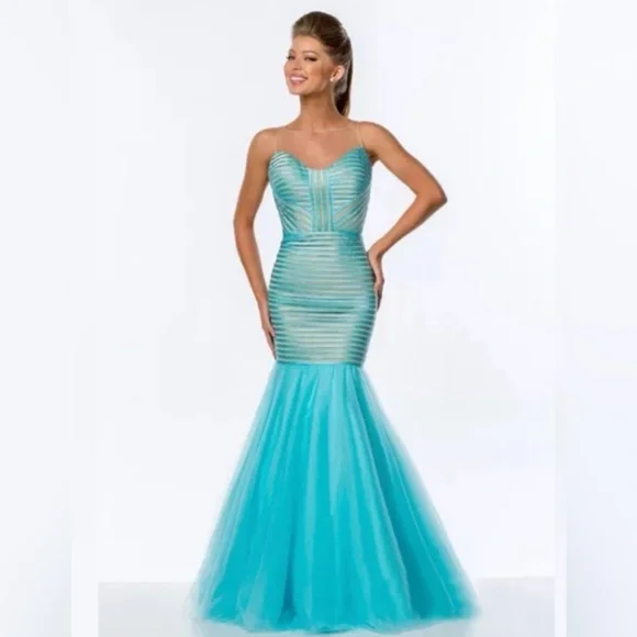 long sleeve mermaid style prom dresses Elegant Long Blue Mermaid Long Sleeves Lace Prom Dress With Train –  misshow.com